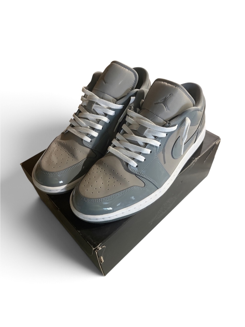 🔥 Air Jordan 1 Low SE “Patent Cool Grey” — Men’s Size 13 🔥